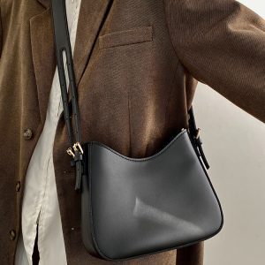 Retro Women's Underarm Saddle Bag - Versatile Crossbody Bag for Spring and Summer 2025 Fashion