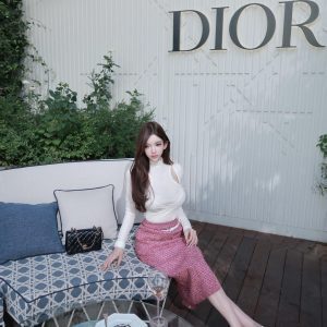 Rose Pink Coarse Tweed Split Hem Midi Skirt - Sweet Elegant Design for Holiday Style - Perfect for 90s and Y2K Fashion Trends