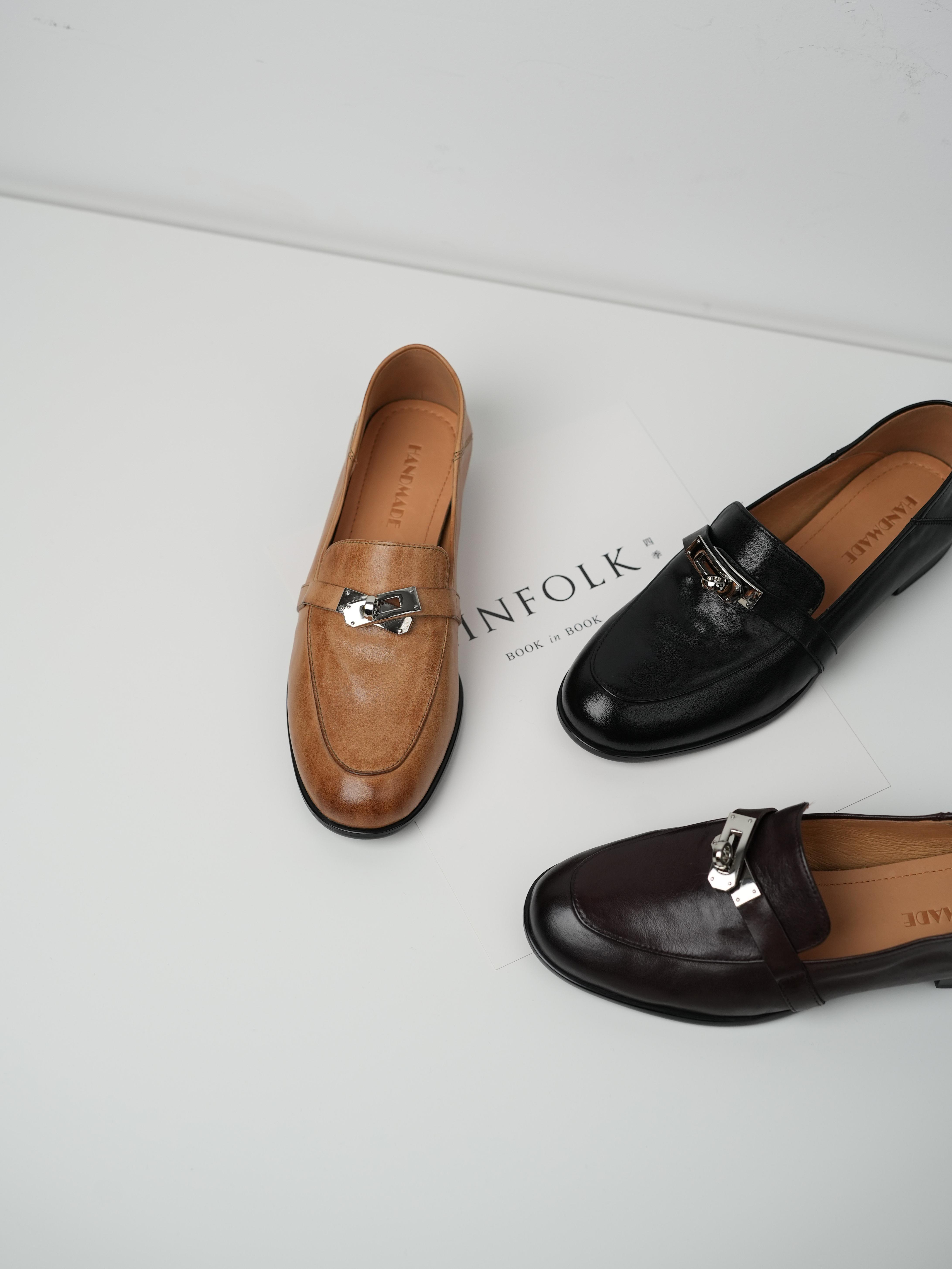 Round Toe Deep Mouth Mule Shoes Low Heel Soft Bottom Versatile Flat Loafers with Metal Buckle for Spring Style
