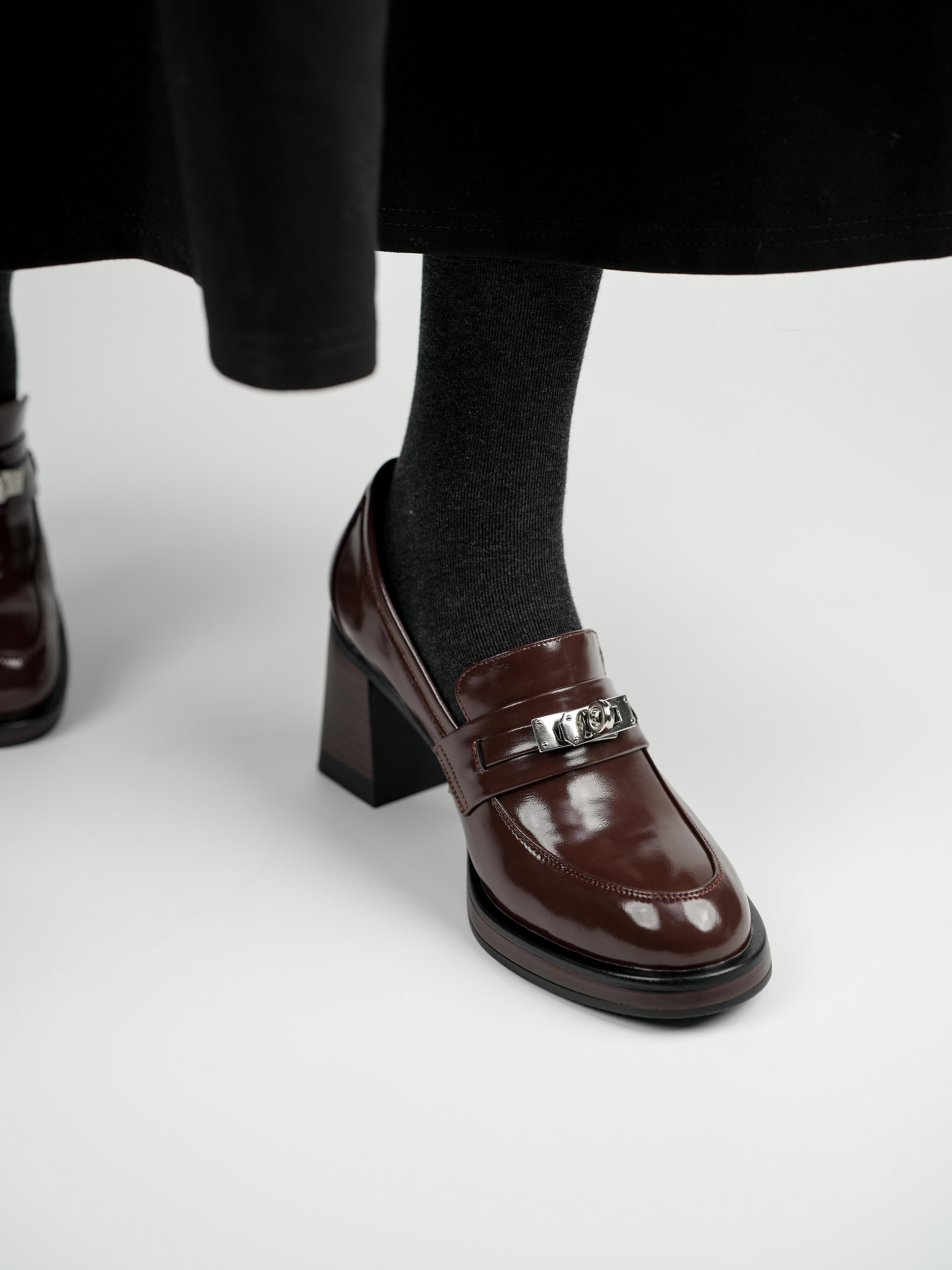 Round Toe High Heel Loafers for Women, Chunky Heel Height-Increasing Flats with Metal Buckle, All-Season Stylish Footwear