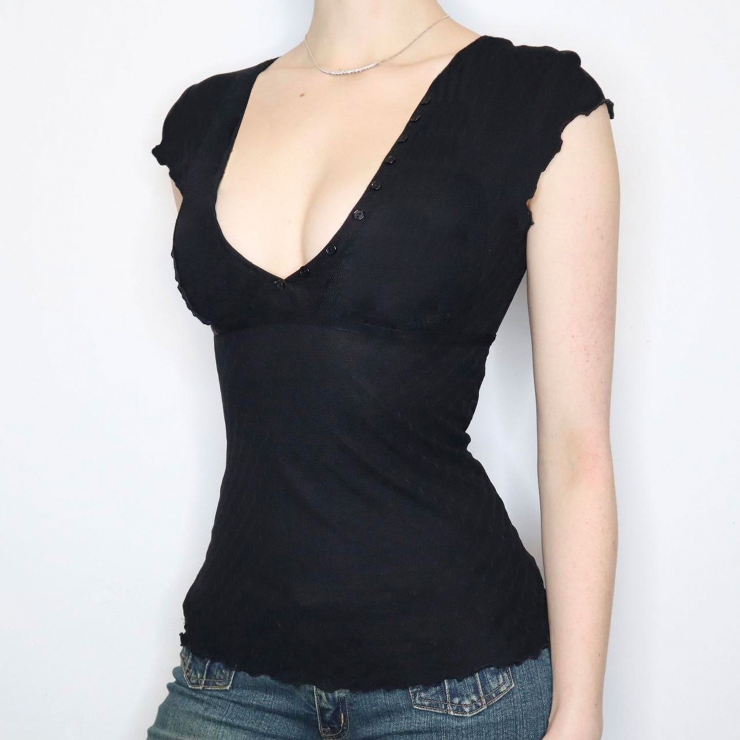 Sexy Deep V-Neck Eyelet Spliced T-Shirt - Slim Fit Flattering Basic Top for 90s Style Casual Wear