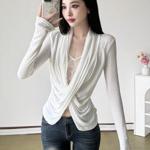 Sexy Low-Cut Lace Spliced T-Shirt for Women with Pleated Cross Design – Trendy Y2K Style Top