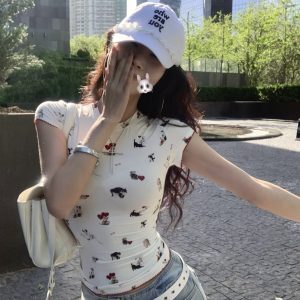 Sexy Short-Sleeve Cropped T-Shirt for Women - Tight-Fitting K-Pop Style Jazz Dance Top for Music Festival Outfits