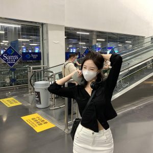 Sexy Tight-Fitting K-Pop Dance Shirt for Girls - Short Waist Top Inspired by 90s Jazz Style