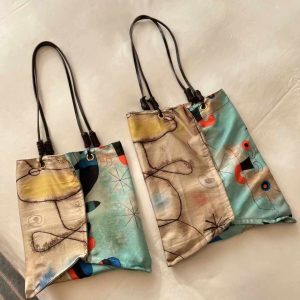 Silk Printed Art Shoulder Tote Bag - High-End Artistic Design for Women - Vacation Essential - Trendy Fashion Accessory