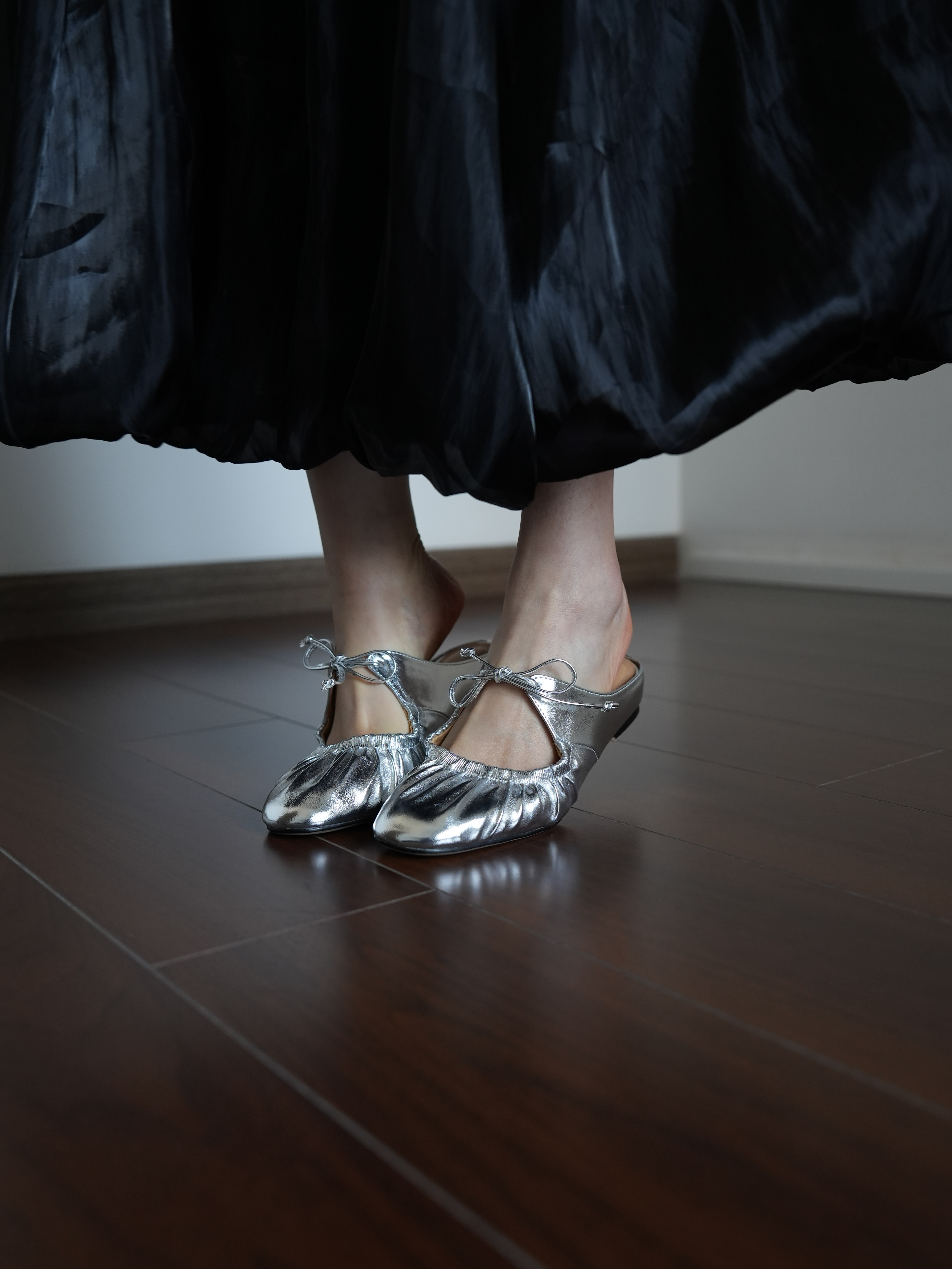 Silver Open-Toe Slippers for Women - Summer Casual Flat Platform Lace-Up Sandals - Versatile Half-Drag Style