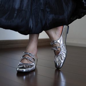 Silver Open-Toe Slippers for Women - Summer Flat Sandals with Bow, Gold Half-Mule Slides, Chic Outdoor Footwear