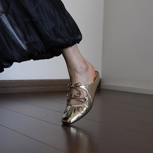 Silver Open-Toe Slippers for Women - Summer Flat Sandals with Bow, Gold Half-Mule Slides, Chic Outdoor Footwear