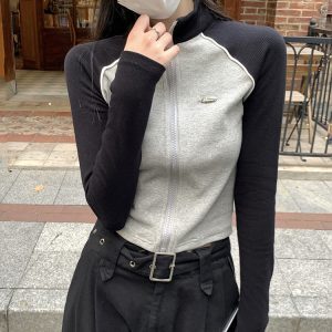 Slim-Fit Long Sleeve T-Shirt for Women, Niche Layering Base Shirt, American Jazz Dance & K-Pop Inspired, Spring & Autumn Fashion
