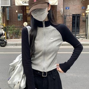 Slim-Fit Long Sleeve T-Shirt for Women, Niche Layering Base Shirt, American Jazz Dance & K-Pop Inspired, Spring & Autumn Fashion