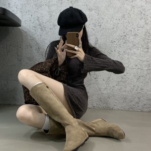 Slim-Fit Women's Over-the-Knee Suede Boots with Hidden Height Increase - 2024 Autumn Winter Style for Petite Figures, Western-Inspired Design