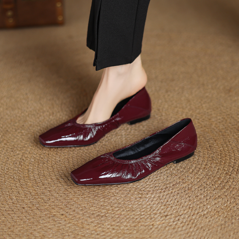 Soft Sheepskin Flat Single Shoes with French Pleats for Commuting - Comfortable Step-On Leather Grandma Shoes