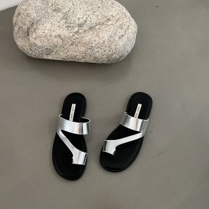 Soft Women's Outdoor Slippers - Summer 2024 Korean-Style Versatile Thong Sandals, Fairy-Like Vacation Footwear for Women