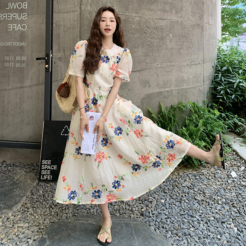 Stunning Puff Sleeve Floral Dress for Women - Waist-Cinching Long Dress in Light, Mature Style for Summer 2025, High-End Fashion