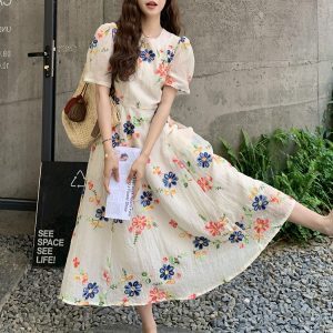 Stunning Puff Sleeve Floral Dress for Women - Waist-Cinching Long Dress in Light, Mature Style for Summer 2025, High-End Fashion