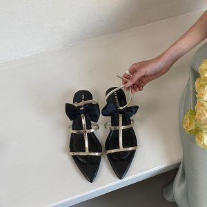 Stylish Women's French Flat Pointed-Toe Sandals - Trendy Roman Design for Summer 2025, Perfect with Skirts and Dresses