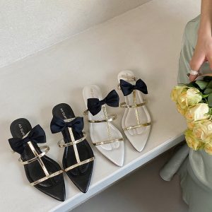 Stylish Women's French Flat Pointed-Toe Sandals - Trendy Roman Design for Summer 2025, Perfect with Skirts and Dresses