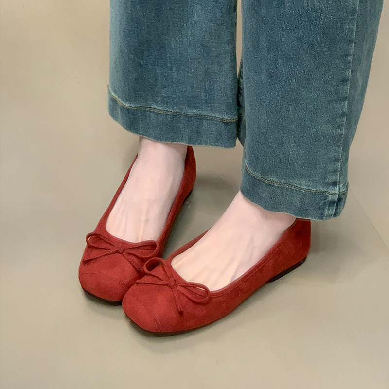 Suede Slip-On Ballet Flats with Low-Cut Design and Hidden Height Increase - Stylish Mary Jane Shoes for Everyday Wear