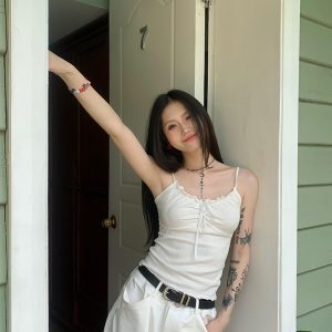 Summer American Style Sleeveless Camisole with Ruffled Edges for Women, Slim Fit, Versatile Short Top - Perfect for 90s & Y2K Looks