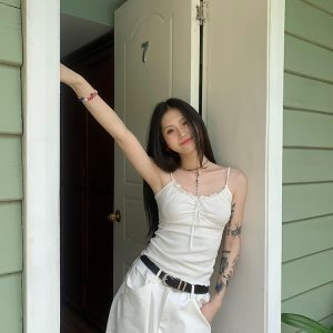 Summer American Style Sleeveless Camisole with Ruffled Edges for Women, Slim Fit, Versatile Short Top - Perfect for 90s & Y2K Looks