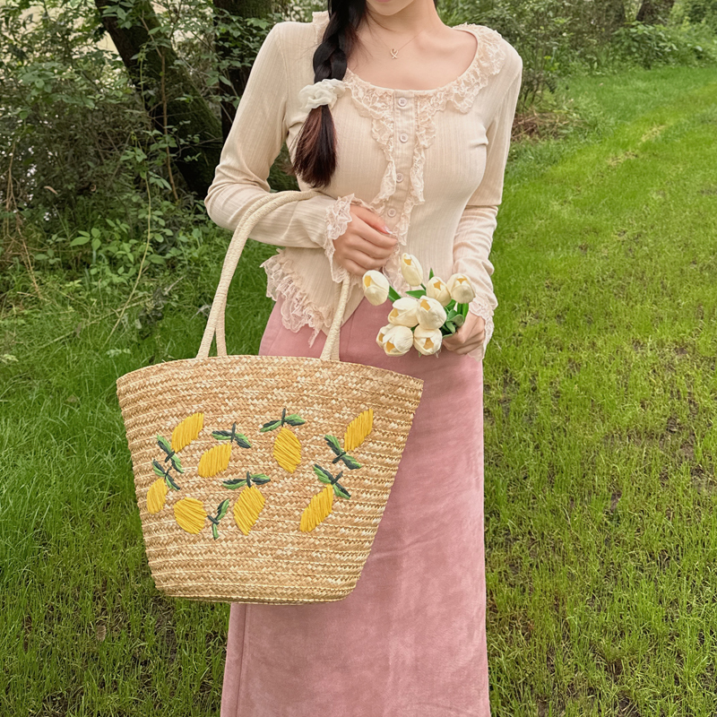 Summer Woven Straw Tote Bag for Women - Large Capacity Shoulder Bag for Commuting & Beach, 2024 Trendy Style