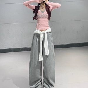Sweet and Spicy Pink V-Neck Long Sleeve Color-Block T-Shirt for Women - Tight Fit Sports Jersey for Jazz Dance