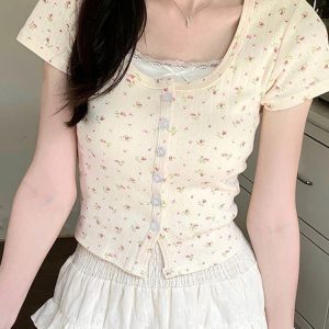 Sweet Girl Floral Lace Splicing Yellow T-Shirt for Women, Round Neck Slim Fit Cropped Top, 90s Inspired Fashion