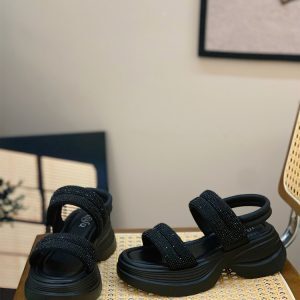Thick-Soled Casual Sandals for Women, 2025 Summer Style, Height-Increasing and Slimming Design, Versatile Footwear for Petite Figures
