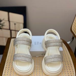 Thick-Soled Casual Sandals for Women, 2025 Summer Style, Height-Increasing and Slimming Design, Versatile Footwear for Petite Figures