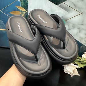 Thick-Soled Genuine Leather Flip-Flops for Women - 2025 Trendy Casual Height-Increasing Sandals, European Style Outdoor Beach Slippers