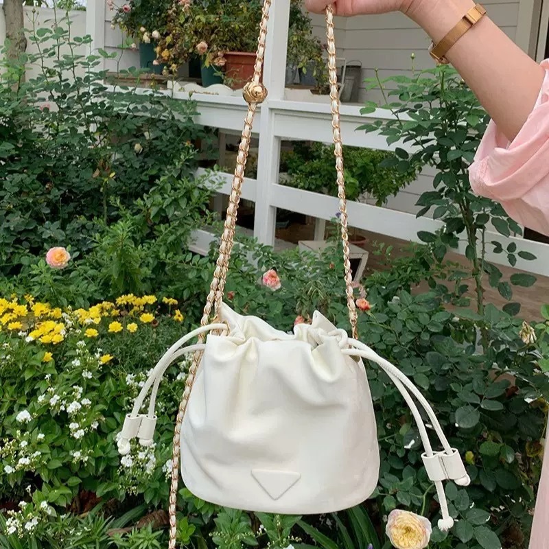 Trendy 2025 Drawstring Chain Bucket Bag - Chic Small Crossbody Bag with Niche Design for Fashion-Forward Style