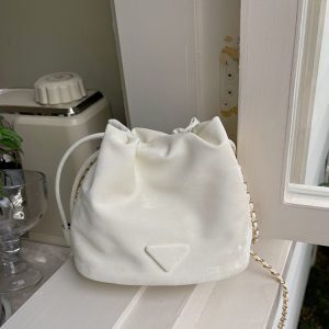 Trendy 2025 Drawstring Chain Bucket Bag - Chic Small Crossbody Bag with Niche Design for Fashion-Forward Style