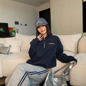 Trendy American-Style Letter Print Half-Zip Pullover Sweatshirt for Men and Women, Loose Casual Top, Y2K Fashion
