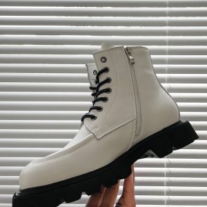 Trendy British Minimalist Thick-Soled Height-Increasing Square-Toe Leather Martin Boots for 2022 Fashion