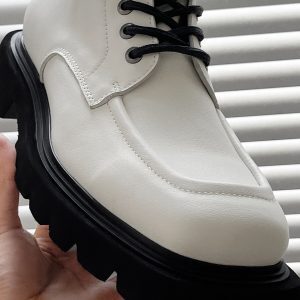 Trendy British Minimalist Thick-Soled Height-Increasing Square-Toe Leather Martin Boots for 2022 Fashion