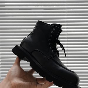 Trendy British Minimalist Thick-Soled Height-Increasing Square-Toe Leather Martin Boots for 2022 Fashion