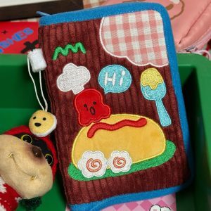 Trendy Cartoon Mini Handheld Coin Purse for Girls - Creative ID Card Storage Bag for Outings and Everyday Use