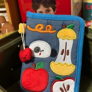 Trendy Cartoon Mini Handheld Coin Purse for Girls - Creative ID Card Storage Bag for Outings and Everyday Use