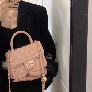 Trendy Diamond-Patterned Chain Crossbody Bag - High-Quality French Chic Small Square Women's Bag for Versatile Casual Style