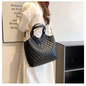 Trendy Diamond-Patterned Tote Bag - Versatile High-Capacity Chanel-Style Shoulder Bag for Commuting and Everyday Use