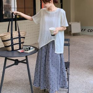 Trendy High-End Checkered Two-Piece Skirt Set for Women - Relaxed Hollow Short-Sleeve Summer Outfit