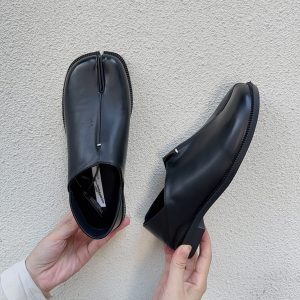 Trendy High-End Split-Toe Loafers for Autumn 2023 in British Style with Brushed Finish - Chic Fashion Statement Shoes