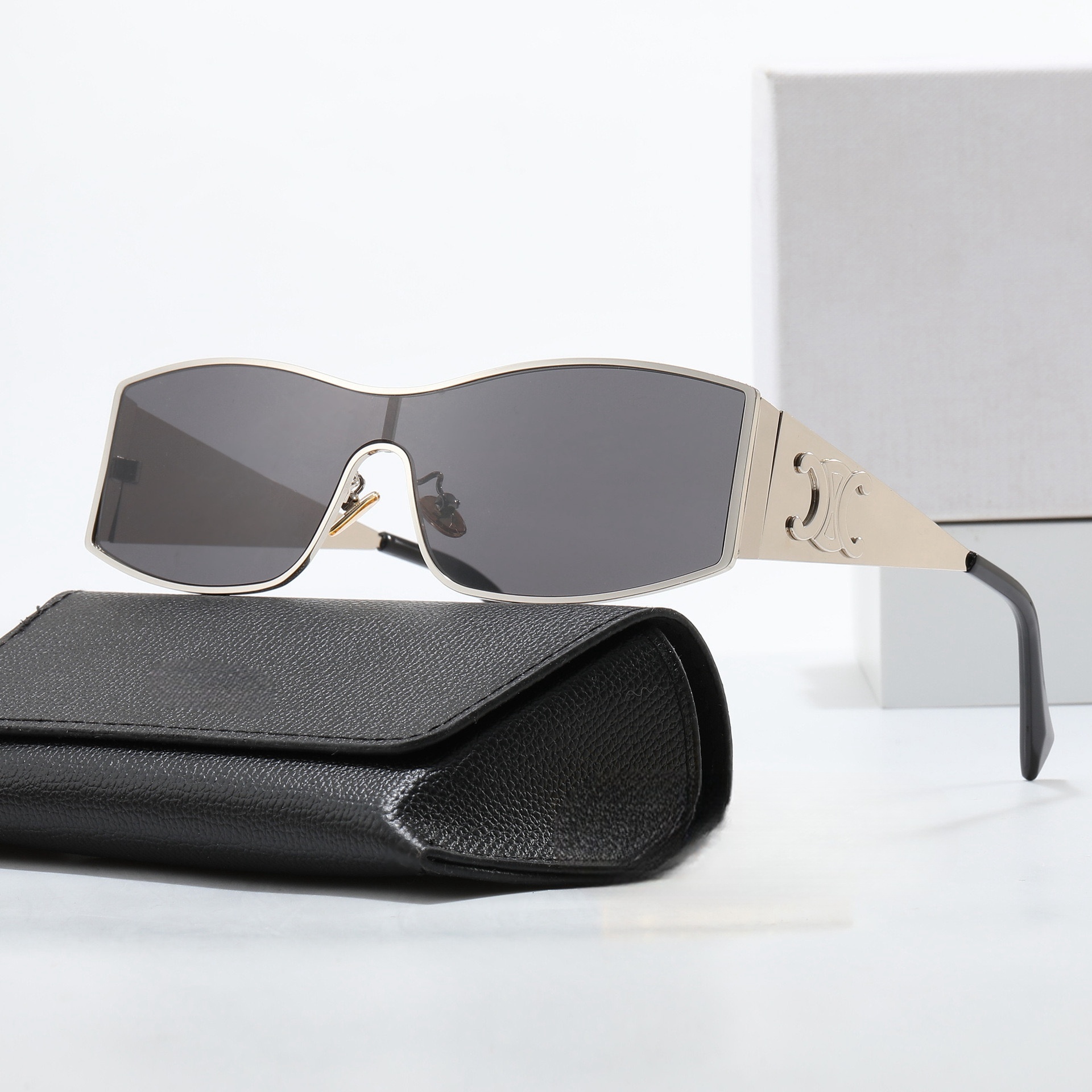 Trendy One-Piece Metallic Sunglasses for Women – High-End European & American Style, Flattering for Round & Square Faces