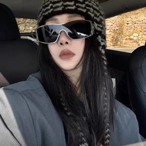 Trendy One-Piece Metallic Sunglasses for Women – High-End European & American Style, Flattering for Round & Square Faces