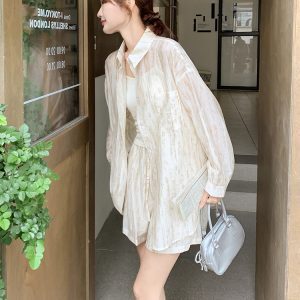 Trendy Relaxed Fit Shirt and Shorts Set for Women - Summer 2025 Two-Piece Outfit, Stylish and Age-Reducing Fashion Look