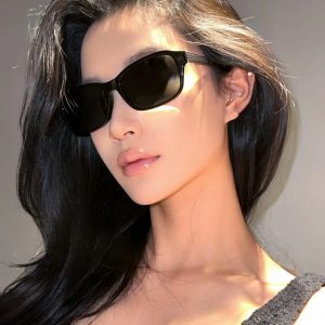 Trendy Retro Square Frame Black Sunglasses for Women - High-End Stylish Eyewear, Perfect for Round Faces, 2024 Fashion