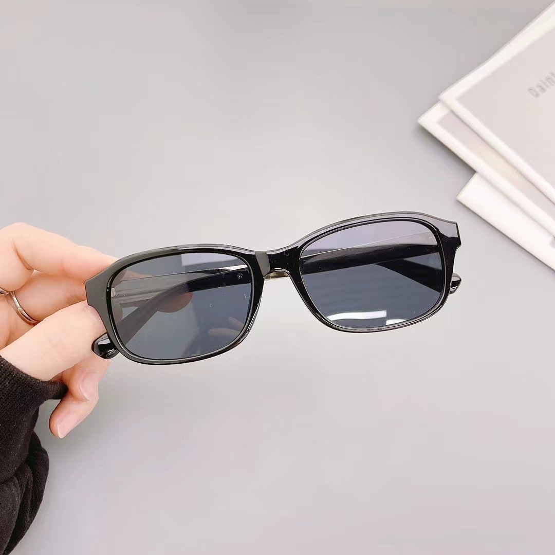 Trendy Retro Square Frame Black Sunglasses for Women - High-End Stylish Eyewear, Perfect for Round Faces, 2024 Fashion