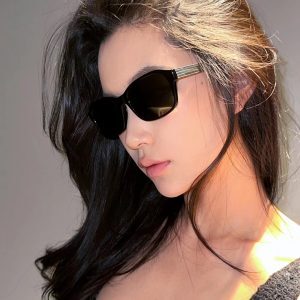 Trendy Retro Square Frame Black Sunglasses for Women - High-End Stylish Eyewear, Perfect for Round Faces, 2024 Fashion