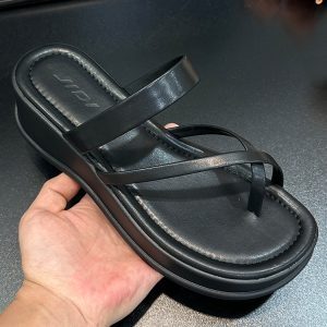 Trendy Thick-Soled Wedge Flip-Flops for Women - Summer Outdoor Fashion 2025, Stylish Beach Footwear