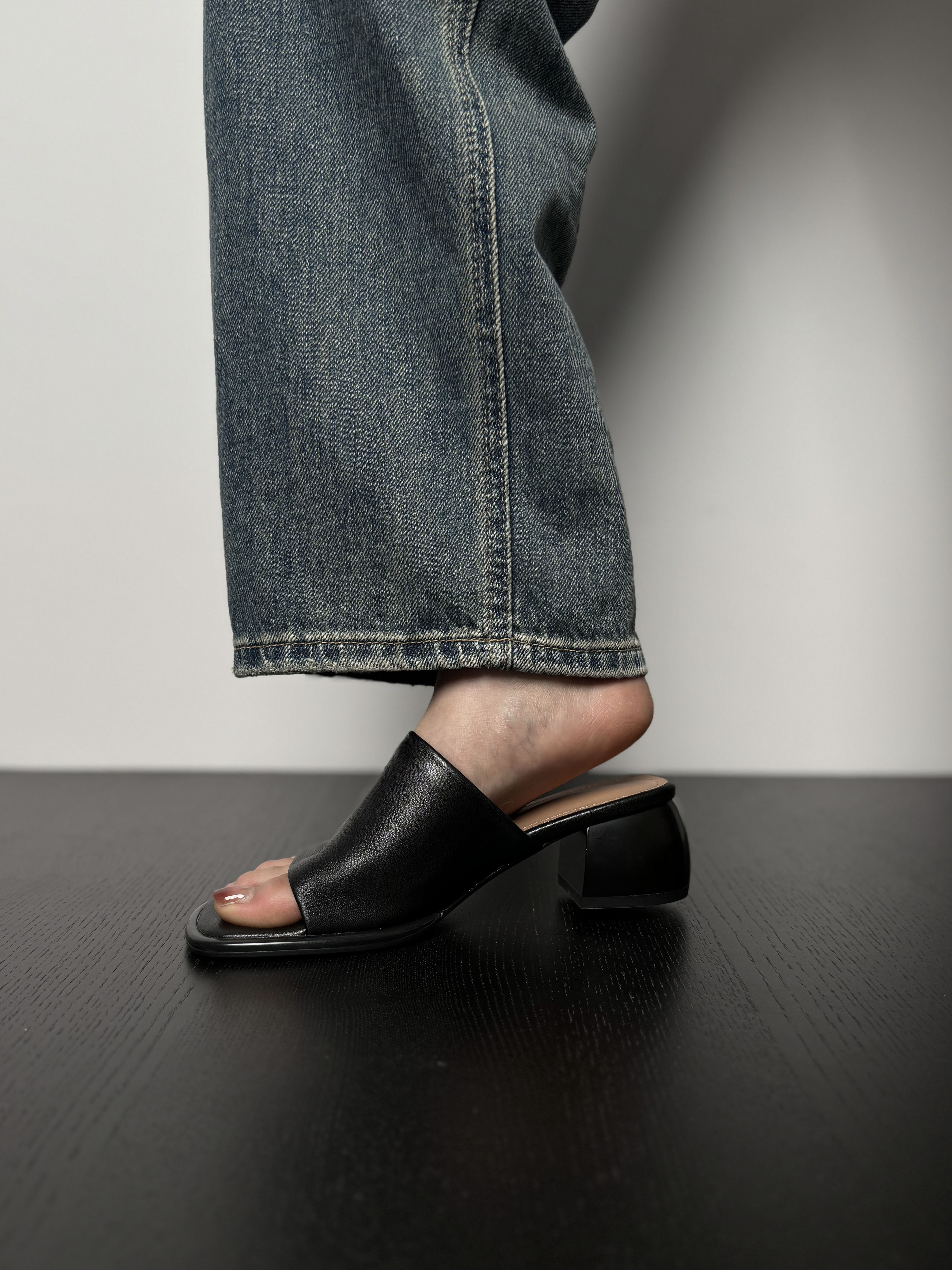 Ultra-Soft Sheepskin One-Strap Sandals for Women - Summer Chunky-Heeled Minimalist Outdoor Footwear